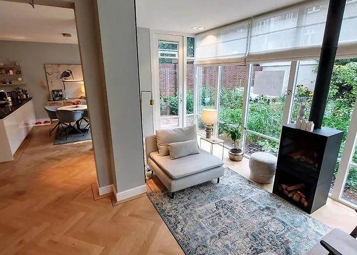 Spacious Apartment With Garden In City Centre